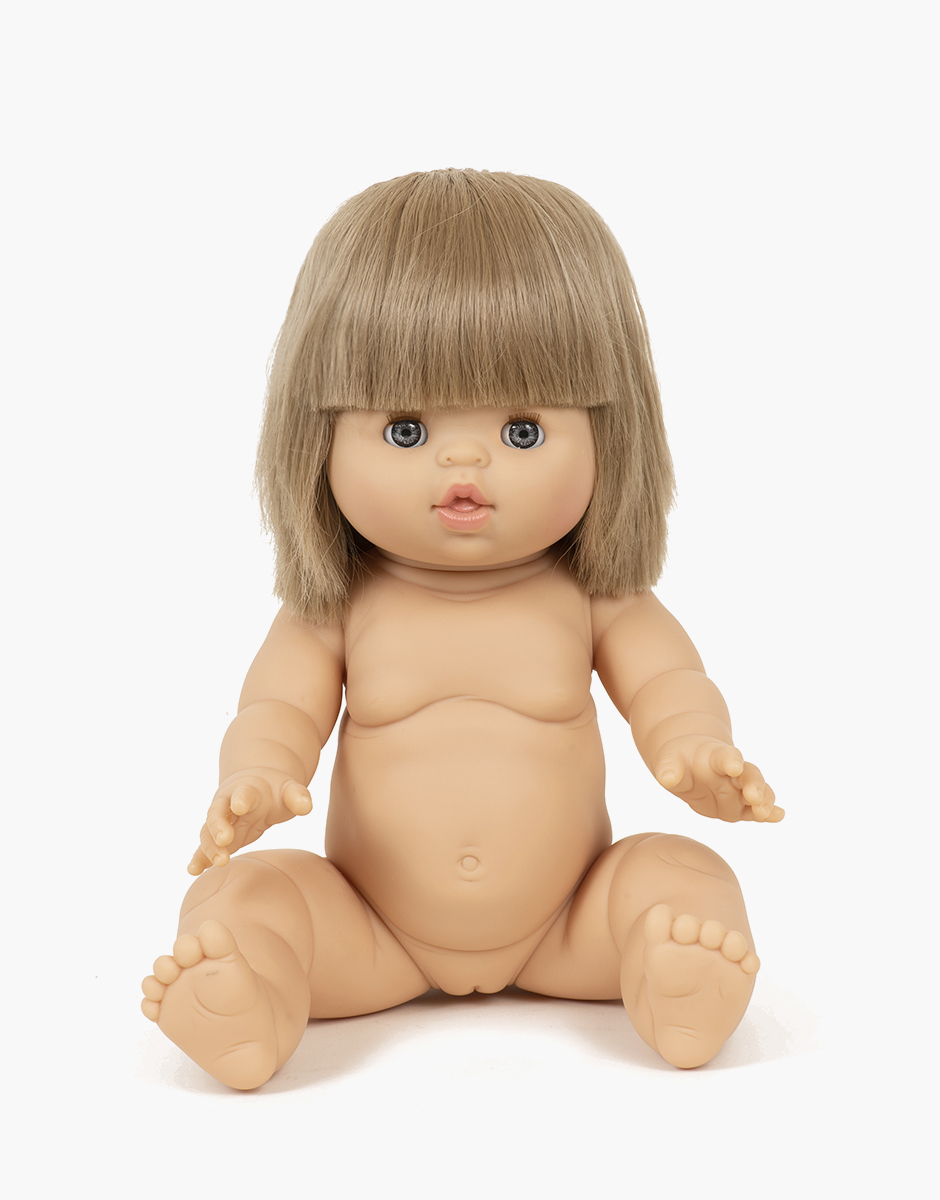 Minikane Yzé aux yeux dormeurs Minikane Yzé aux yeux dormeurs