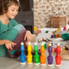 Grapat Nins, Cubiletes y Monedas