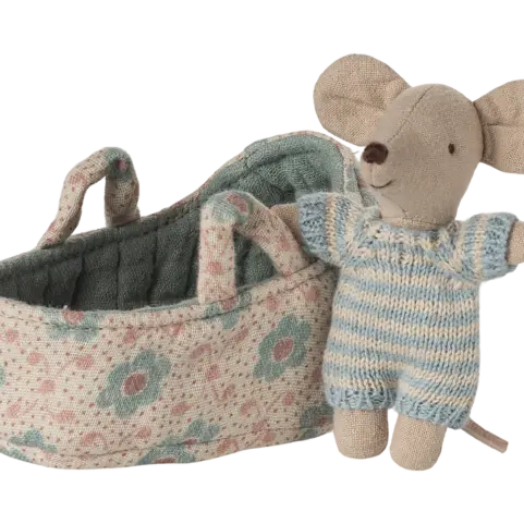 Bebe Raton en Capazo Azul Maileg