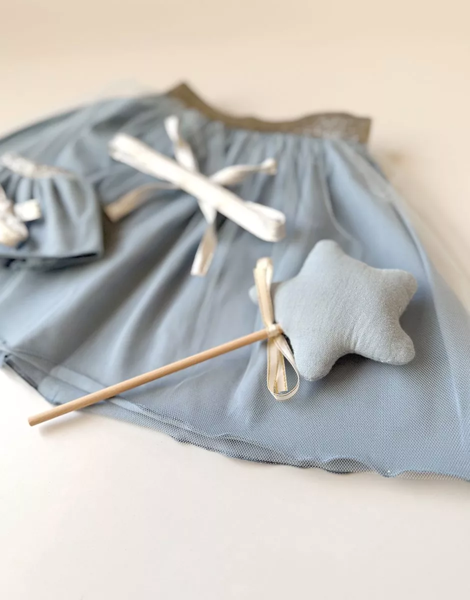 Minikane Duo de tutus Deva enfant/poupée et sa baguette magique avec étoile en tissu Bleu